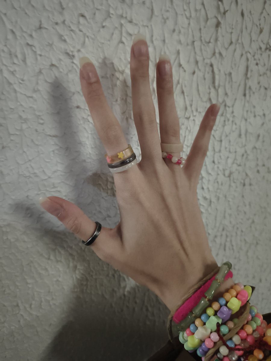 whosyongbok's tweet photo. not me tho still use them everyday https://t.co/j9YYlPmeJ8