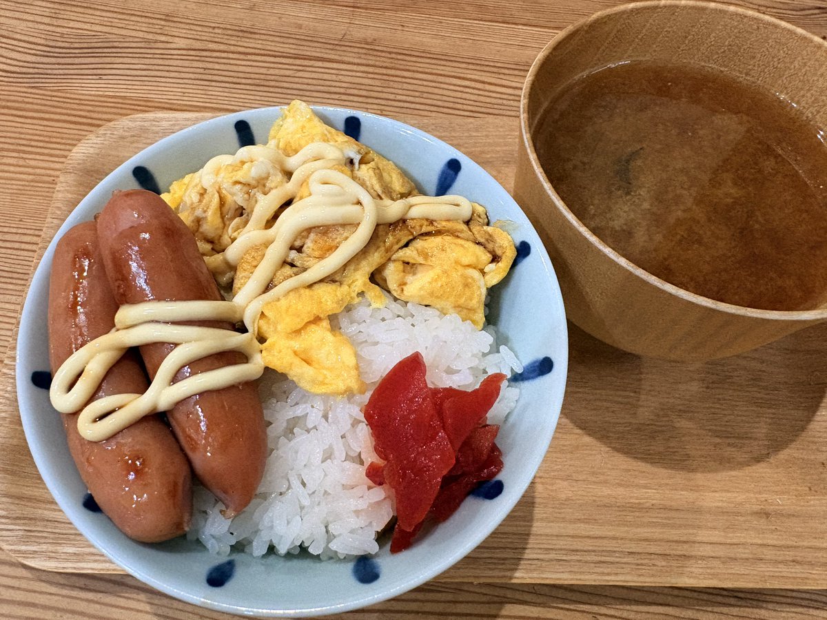 ron_ff's tweet photo. 朝メシ！
サイコーだろ！ https://t.co/uAGW9QTlLR