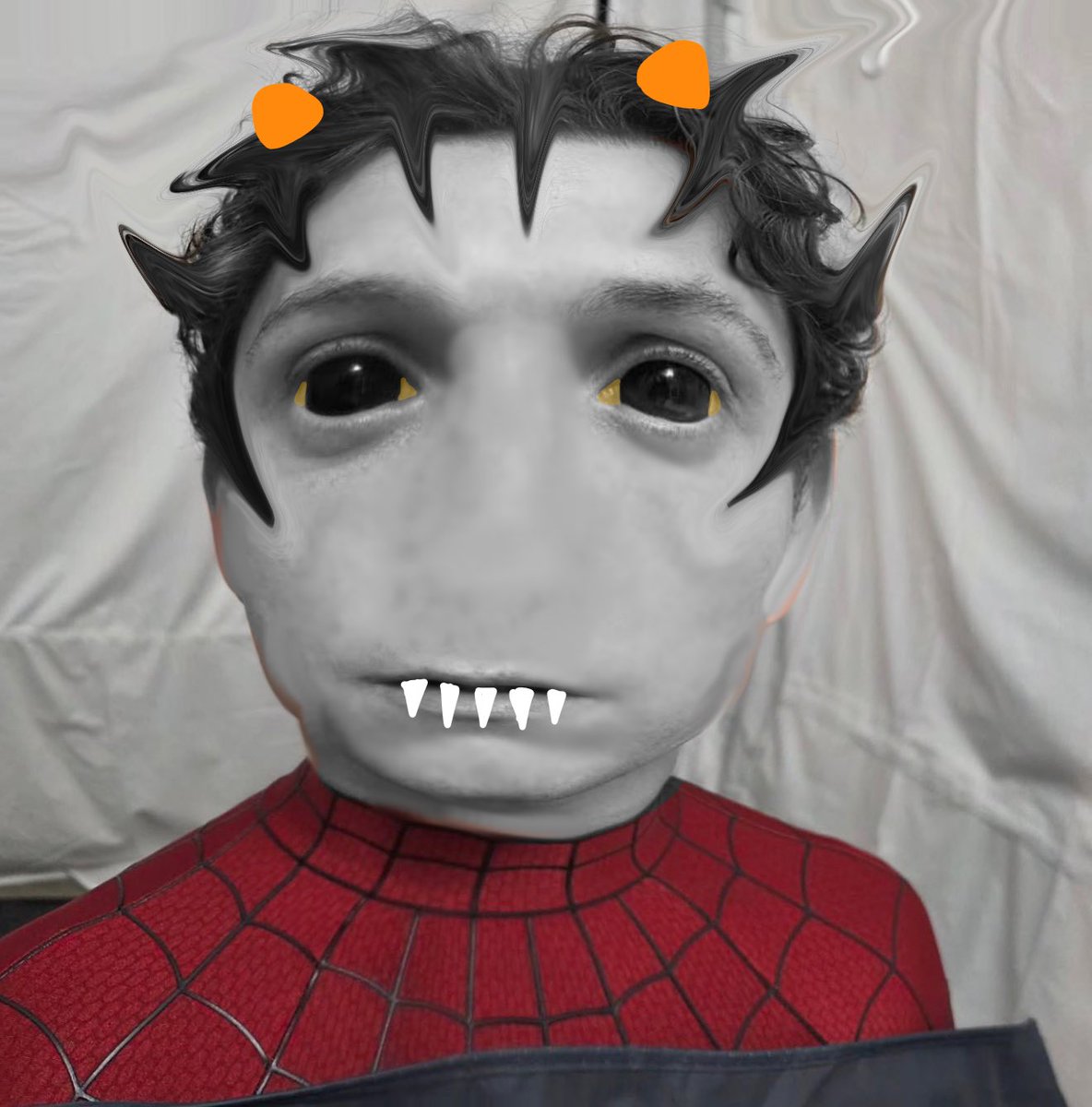 onlySometimesly's tweet photo. Tom Holland on the set of HOMESTUCK. https://t.co/MkaU15c6nQ