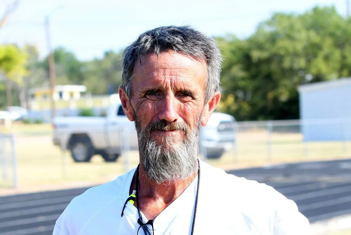 BigCountrySport's tweet photo. Big Country Preps wishes to pass its condolences on to the family of longtime area football coach Mitch McLemore, who passed away last night.
He was a very unique and good man.
Dan and I had the upmost respect for him.
#StamfordTx #HaskellTx #JunctionTx #KnoxCityTx #BigSpringTx https://t.co/rEtTgyV6dw