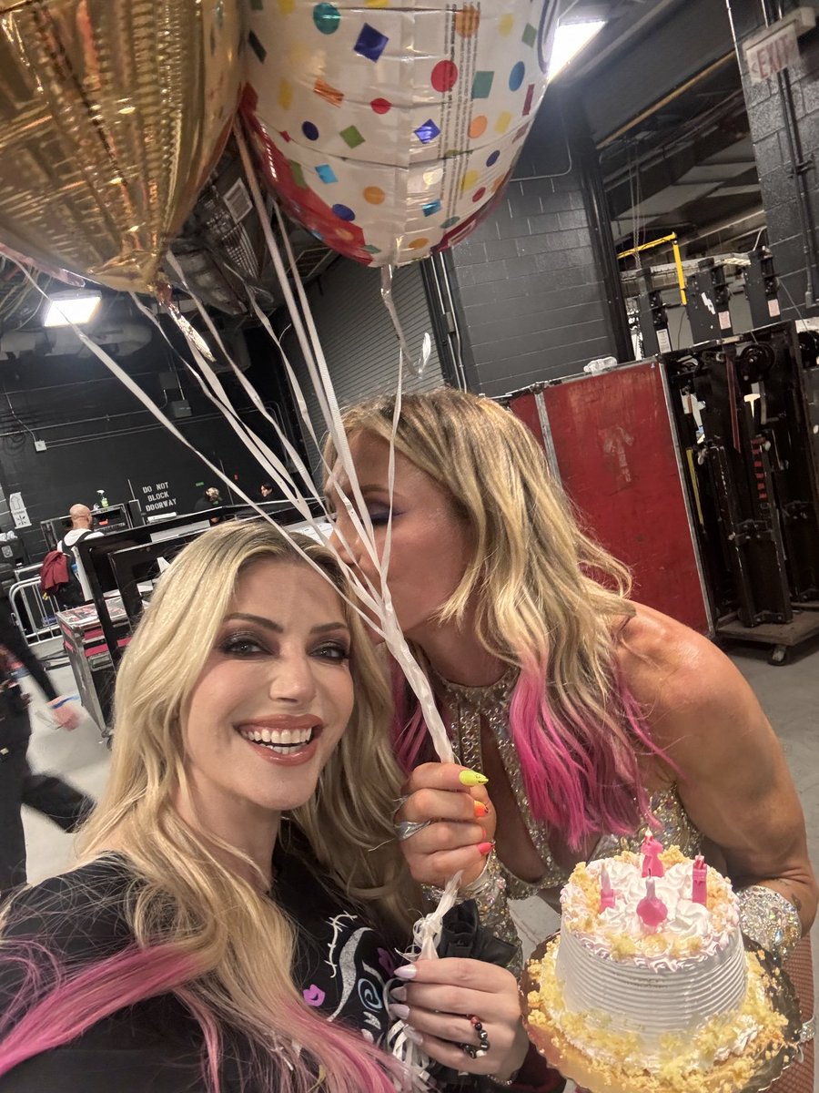 Alexablissvhvm's tweet photo. Today is my birthday, my amazing fans! 🎂🎉❤️ I’d love to receive a little surprise from you to make my special day even more memorable. Your love, kind words, and birthday wishes already mean so much to me. 💕✨ https://t.co/YqitfqoM1v