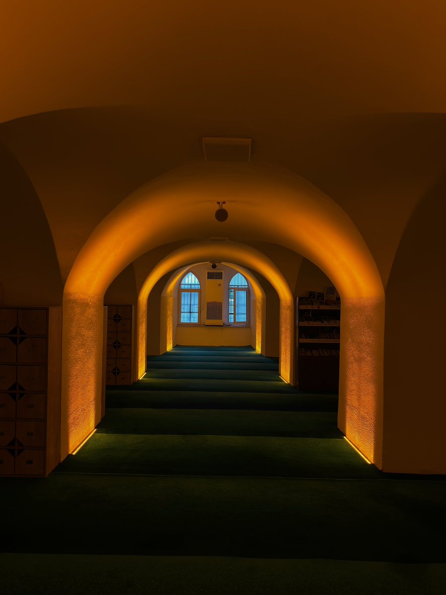 zde0000's tweet photo. Mosquée souterraine https://t.co/LnX0G2QpWg