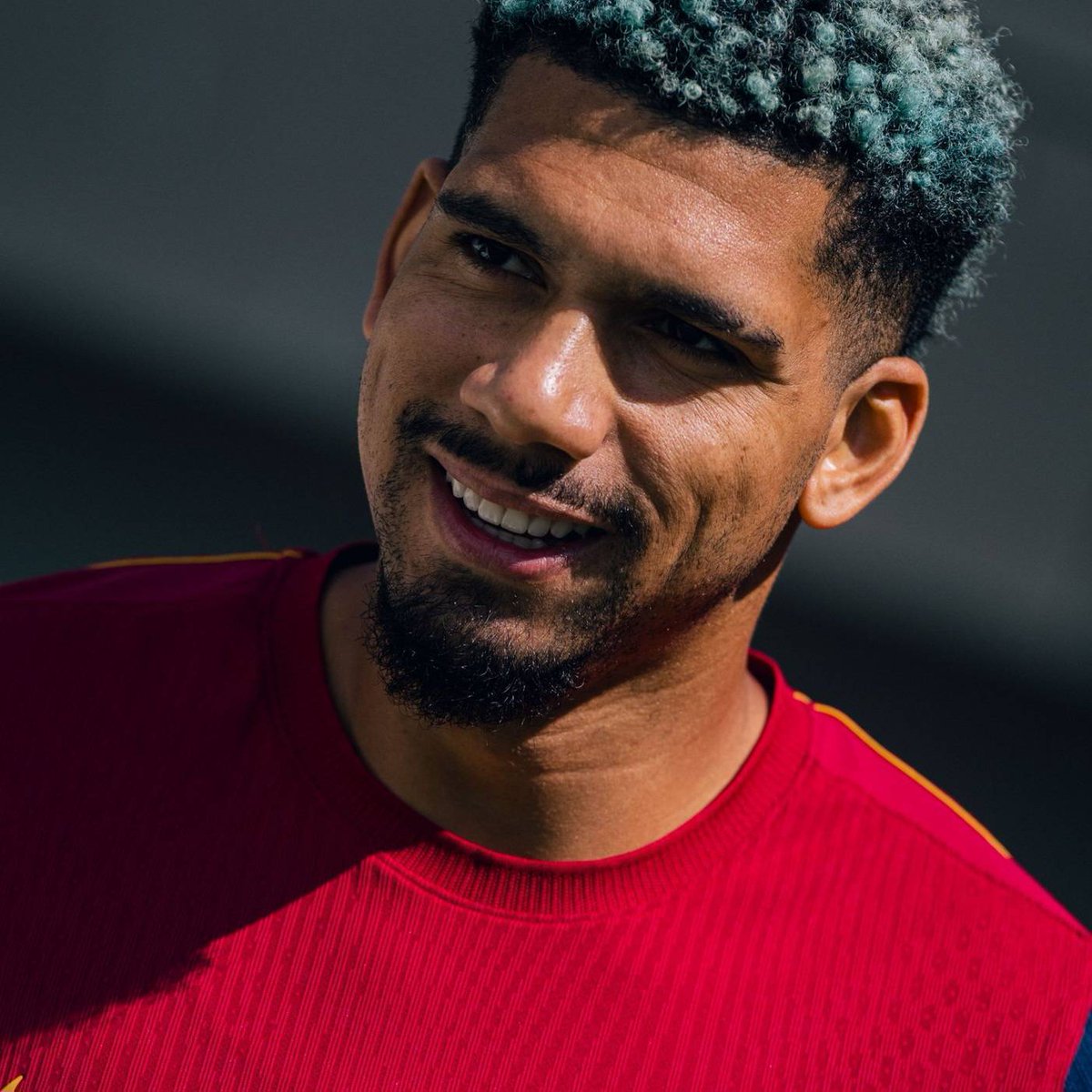 BarcaTimes's tweet photo. 🚨| 𝐉𝐔𝐒𝐓 𝐈𝐍: Araujo is expected to undergo his medicals today and sign the contract tomorrow. [@mundodeportivo] #fcblive ✍🏼 https://t.co/XkbkfJbhdm