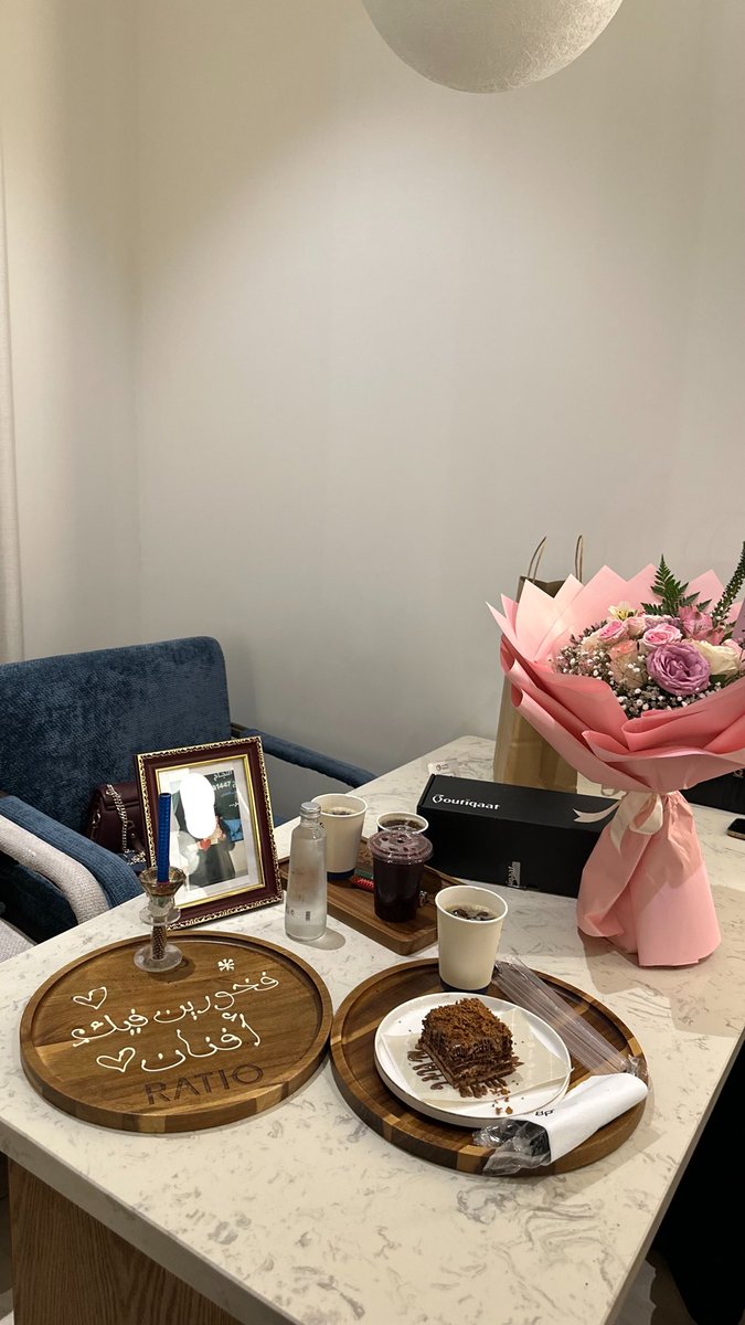 ai0_090's tweet photo. يمكن ماعندي حياة مثالية 
يمكن ماني احسن وحده 

بس عندي اغلى واجمل واثمن واروع الاشخاص بحياتي ، نعمة اشكر ربي عليها كل ليلة 
الحمدلله على وجودهم ادام الله علينا نِعمه ❤️ https://t.co/jQQqVGerO4