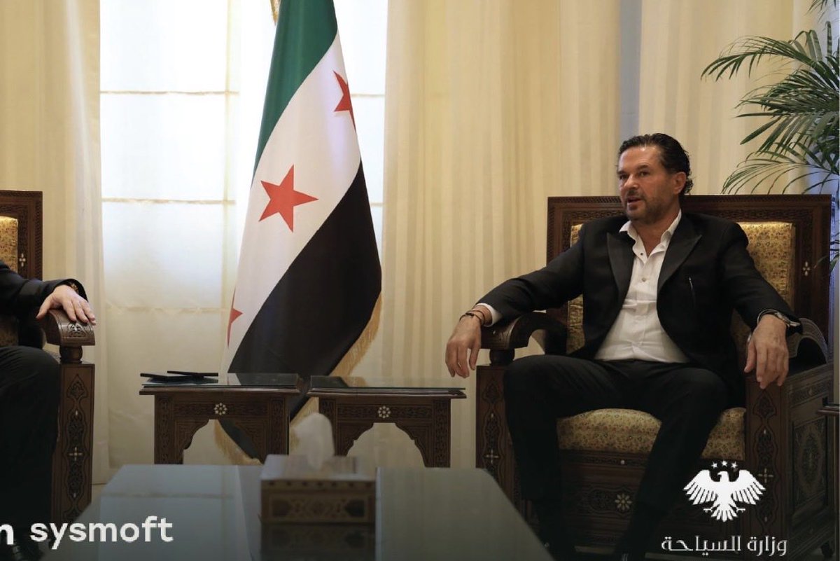 muhydinlazikani's tweet photo. ننام على فضيحة وزير ، ونصحوا على فضيحة وزير آخر  ، والجديد أن وزير السياحة الصالحاني حليف حلف المماتعة يريد أن ينشط السياحة في سوريا براغب علامة ، ولماذا تضيع  وقتك بالأذناب حجي ،؟  جيب نعيم قاسم ،وابدأ الحملة من السيدة زينب بتصير الأمور  أوضح والناس بتعرف حينها أن قم مربط خيلكم https://t.co/9vZOlHGiVB