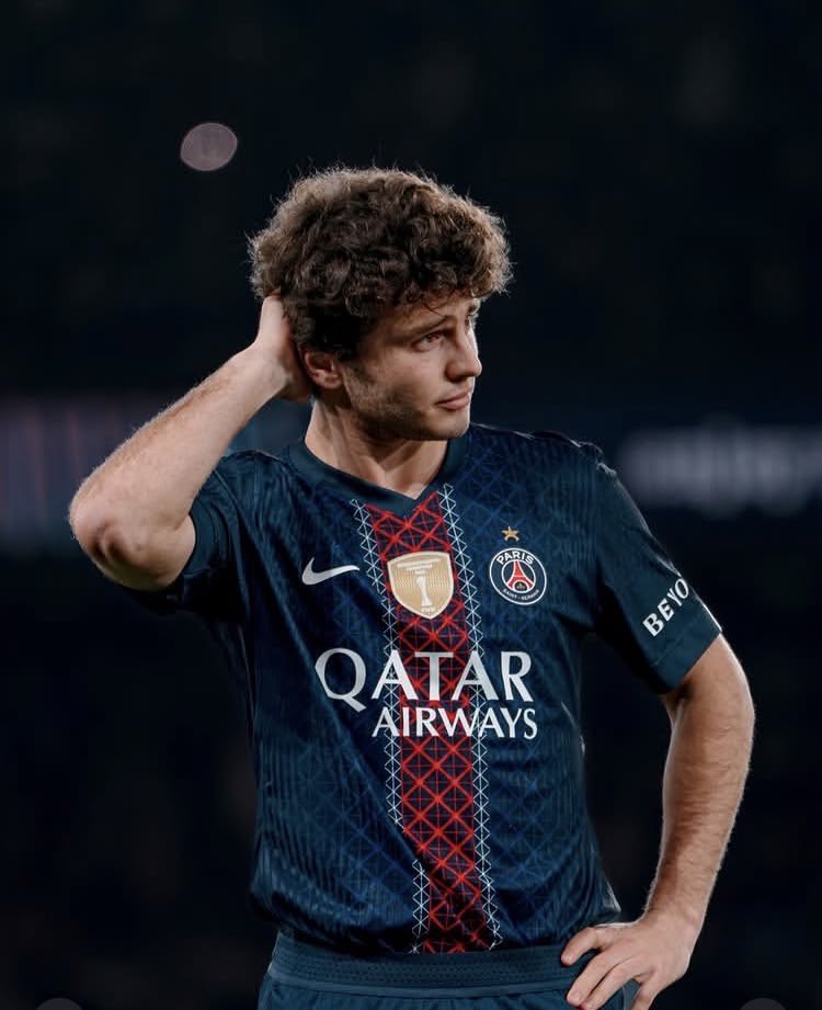 eextrra's tweet photo. En vrai si vous avez la possibilité Vous seriez prêts à vendre quel milieu pour João Neves ? https://t.co/RyApBN13yk