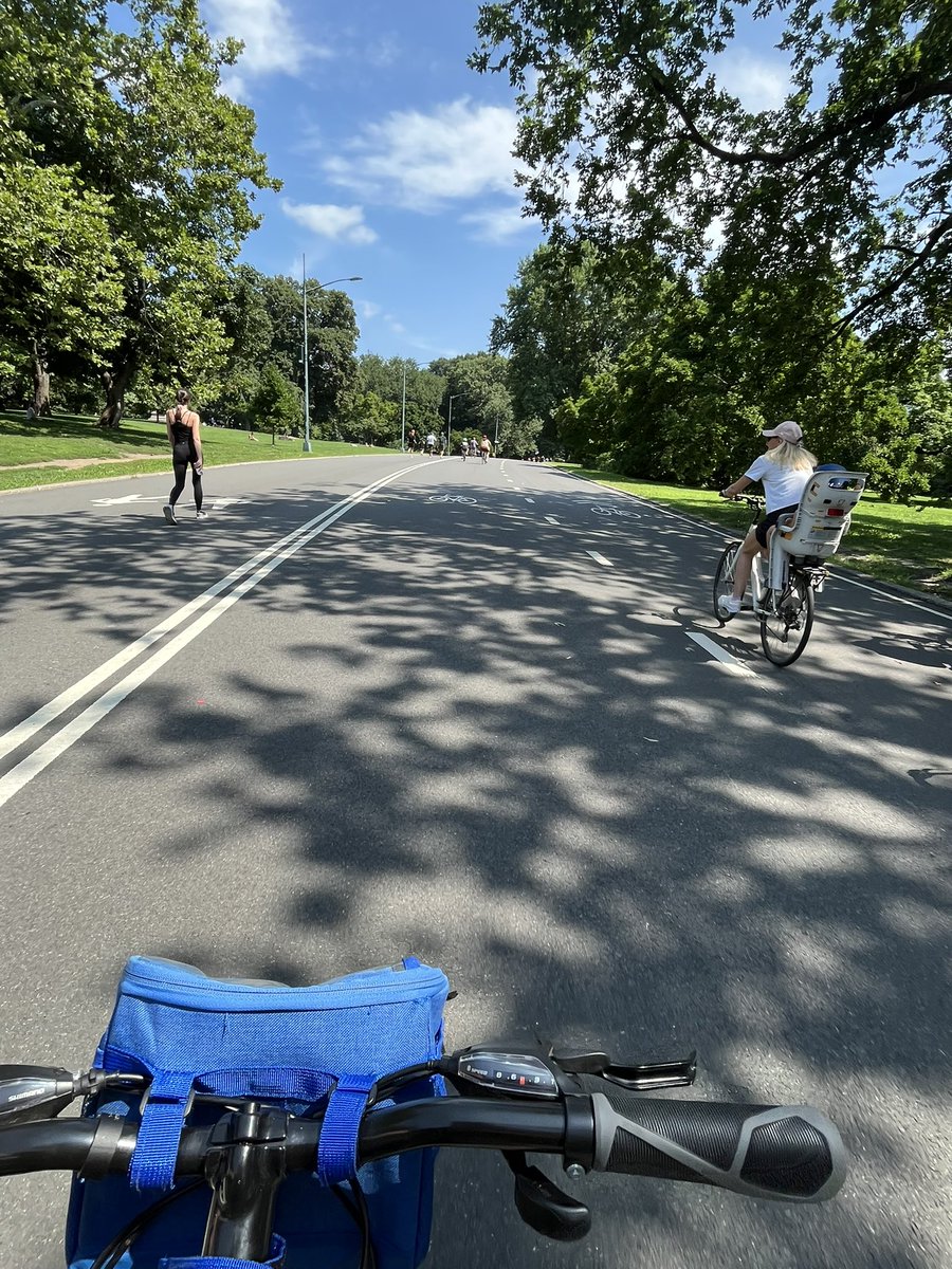 takeuma_dq's tweet photo. セントラルパークをサイクリングで一周🚴思ったより暑すぎてきつかった💦その後冷やし梅じゃこワサビ蕎麦なるものを発見。トロントは中々蕎麦屋が無いので羨ましい。 https://t.co/ooyDZRb3CS