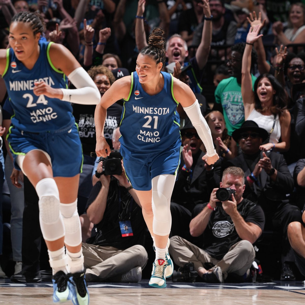 WNBA's tweet photo. KAYLA. MCBRIDE. 🚨

She logged a career high 43 PTS and became the first player in WNBA History to make 10+ three pointers in a single game!

#WNBASeason30 | WNBA Rivals Week | @Ally https://t.co/rhljAhmeGm