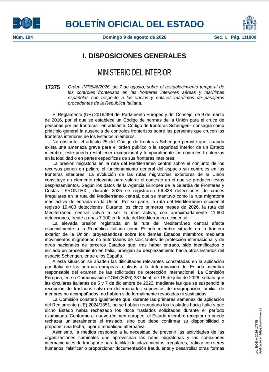 UACD_Youtube's tweet photo. Se publica hoy domingo en el BOE la Orden que establece las limitaciones a la movilidad y controles desde Italia a España que entraron en vigor el sábado a las 00:00.

Como ya denuncié ayer, es contrario a la Constitución (art 9.1) y a la esencia de cualquier País democrático que una norma entre en vigor antes de su publicación en el BOE y de que por tanto, la puedan conocer los ciudadanos.

Una vuelta turca más de un Presidente autoritario que de nuevo vulnera flagrante y gravemente la Constitución.

Todo aquí:
https://t.co/NJGTwgKfiJ