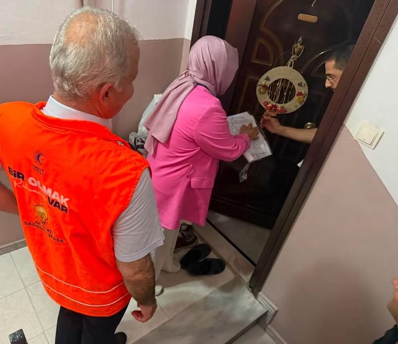 ismailerguness's tweet photo. Kadın Kolları Başkanımız Sn. Sevda Aşkın ile birlikte Bağlarbaşı mahallemizde üyelerimizi hanelerinde ziyaret ettik. https://t.co/hujZHp2H8l