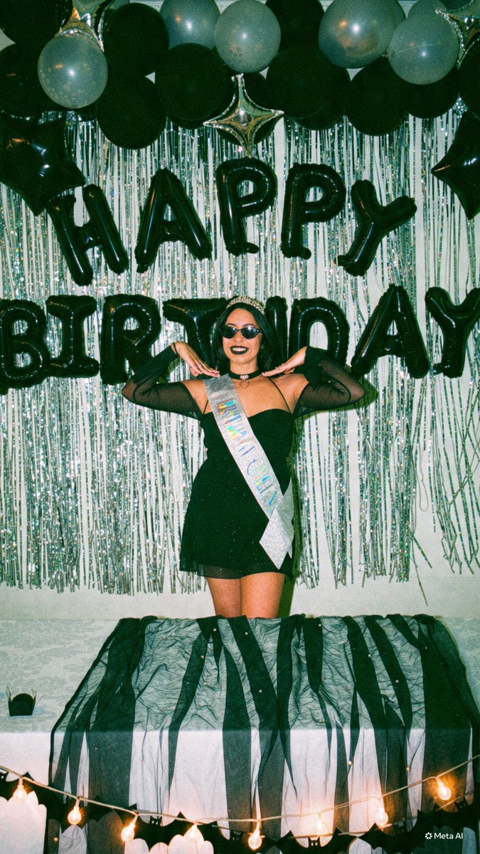 karensonsaaa's tweet photo. Fiz uma festa de aniversário bem gótica das trevas https://t.co/62iyDIfKmF