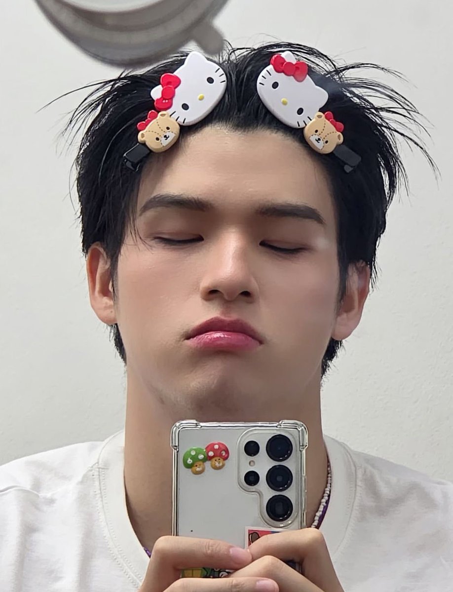 skainanii's tweet photo. manja bgt nih kak ke kakak ntiknya, 
namanya sky wongravee https://t.co/dBEsAeB4j8