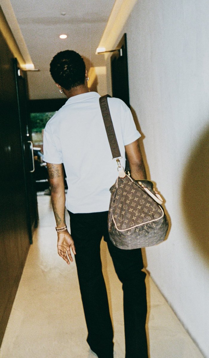 hypetribeng's tweet photo. 🚨Wizkid Shares New Photos 📸 https://t.co/L8HnJxFshr