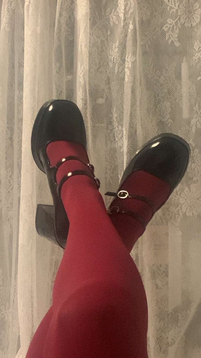 S0pje18's tweet photo. Do the hungry money pigs like this kind of picture of yes buy me a small gift like a good boy 😘💕

Findomnl findombrat findom goddess princess moneyhungry https://t.co/q8yiPSAnvu