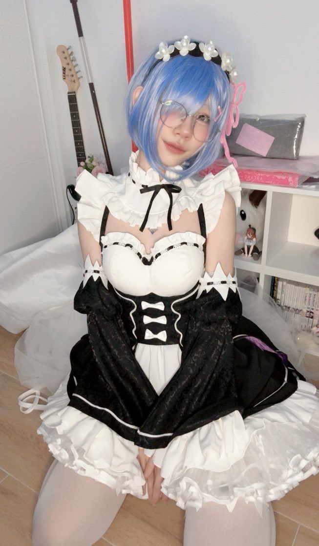 cattie_cos's tweet photo. Many of you have asked me when I'll cosplay as Rem, but... have you forgotten that I've already done it? It's not the first time yall forget Rem...😭 

#rezero #rem #コスプレ https://t.co/zDqCwUkpjD