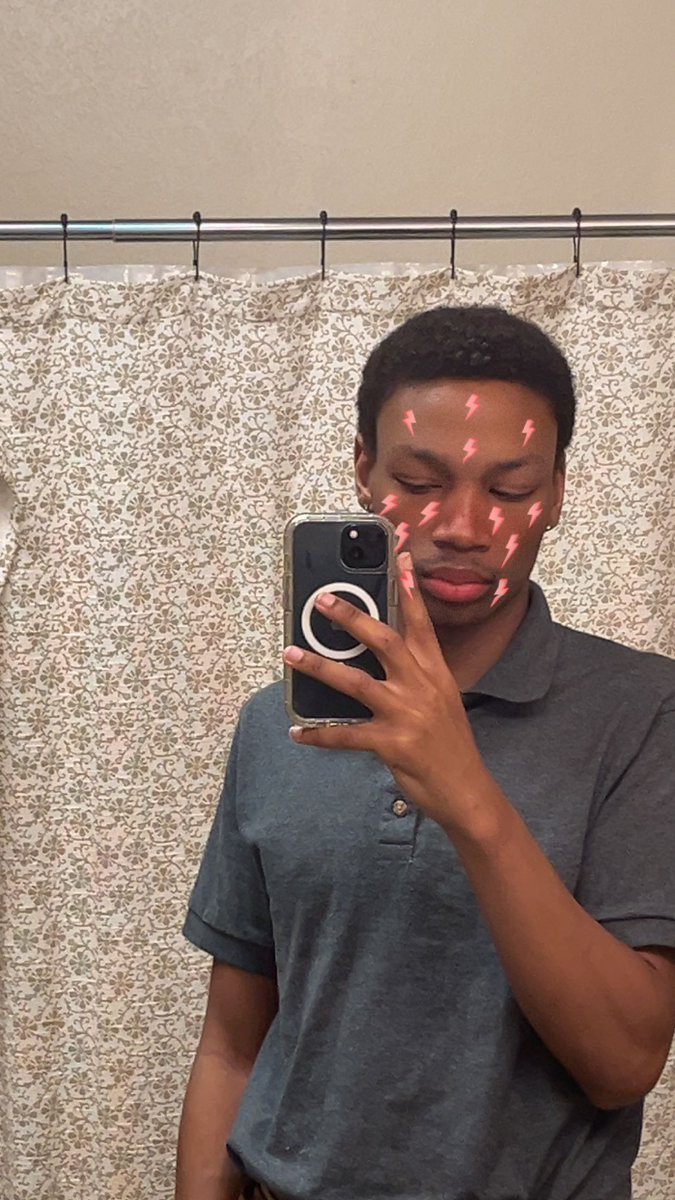 isaiah6637's tweet photo. Face  Vs Ass https://t.co/TYW3nqY8ut