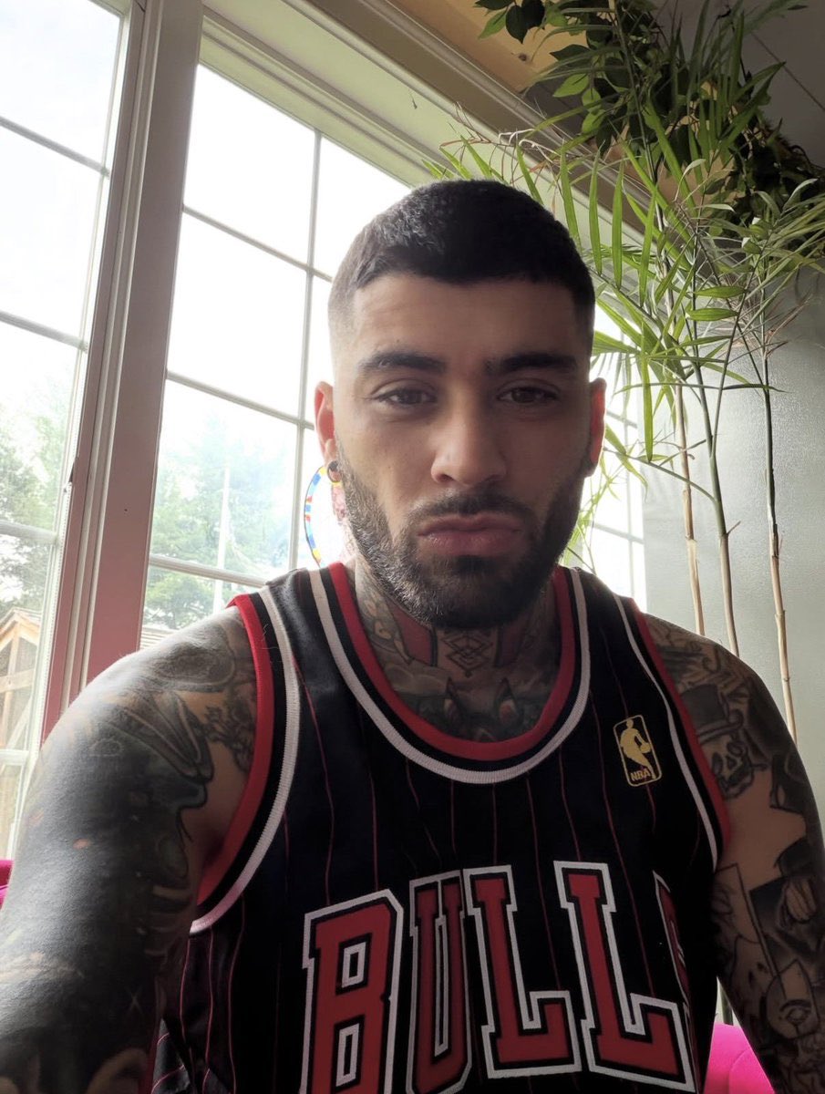 rideordeer's tweet photo. #ZaynEvanOfTheDay ⭐️🩶 https://t.co/USSDWLrtDW