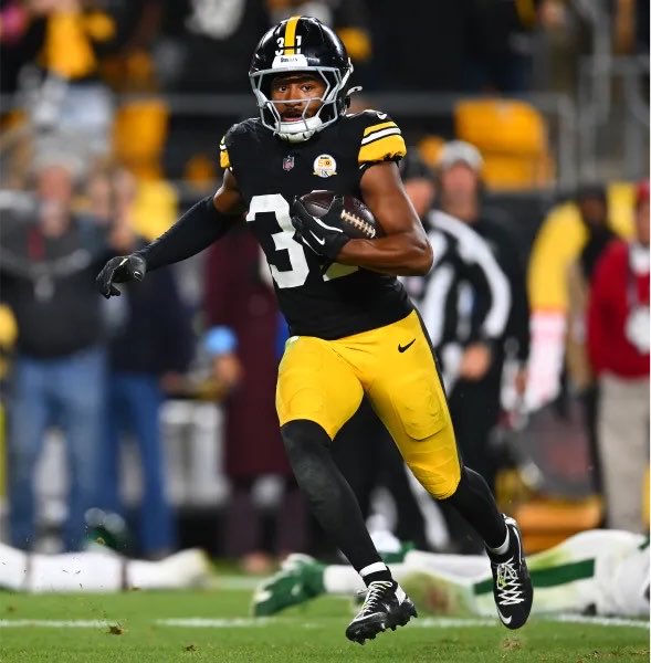 bearszn's tweet photo. The Bears have signed DB Beanie Bishop and waived LS Luke Elkin, per @BearsPR 

Beanie was an undrafted rookie who played a standout rookie season for the Pittsburgh Steelers in 2024 ( 4 INTs/ AFC Defensive Rookie of the Month for October) before a brief stint with the Saints. 

Beanie is also suspended for the first three games of the 2026 NFL season for violating the league's substances of abuse policy.