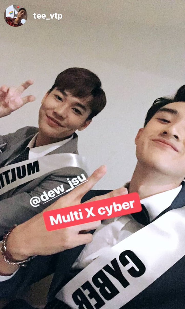 mycutiepie_bk's tweet photo. " ชอบคนอายุเท่ากัน (เป็นเพื่อนกัน) เข้ามหาลัยพร้อมกัน เปลี่ยนสังคมพร้อมกัน เรียนจบพร้อมกัน ทำงานพร้อมกัน " 

งื้มมมมมม เราเข้าใจทุกอย่างแล้วงับพี่ดิว >< https://t.co/DJqtkUrkgy
