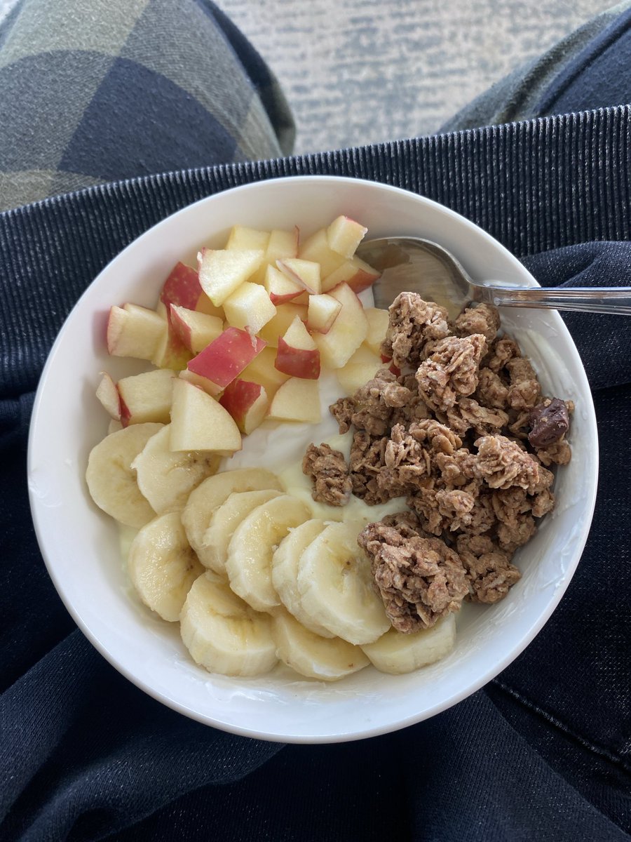 spooky_cigs's tweet photo. Yet another yogurt bowl for breakfast https://t.co/o8JbgKXKvQ