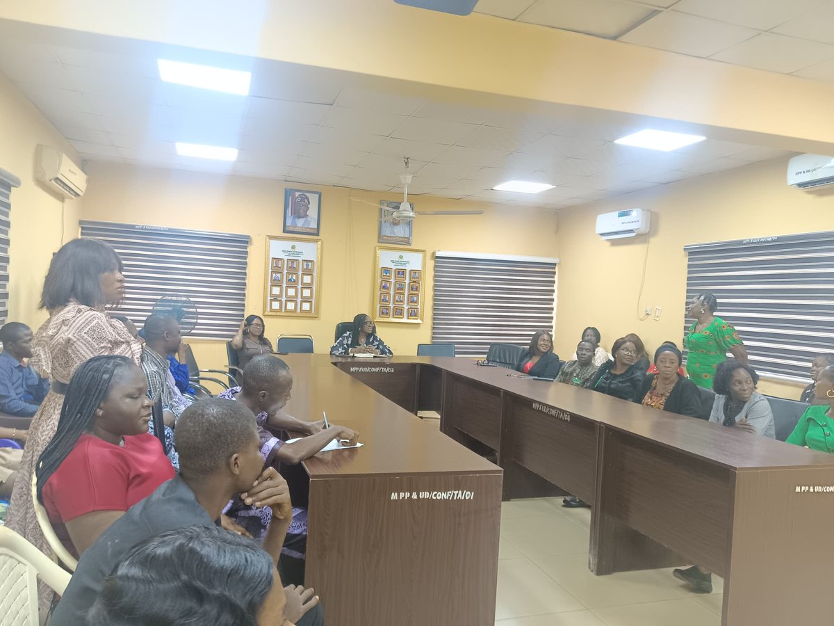 InformationOgun's tweet photo. PERM SEC CHARGES STAFF ON INTEGRITY, EFFECTIVE SERVICE DELIVERY
https://t.co/qRvwgkUMxG https://t.co/ltHvg4CkQJ
