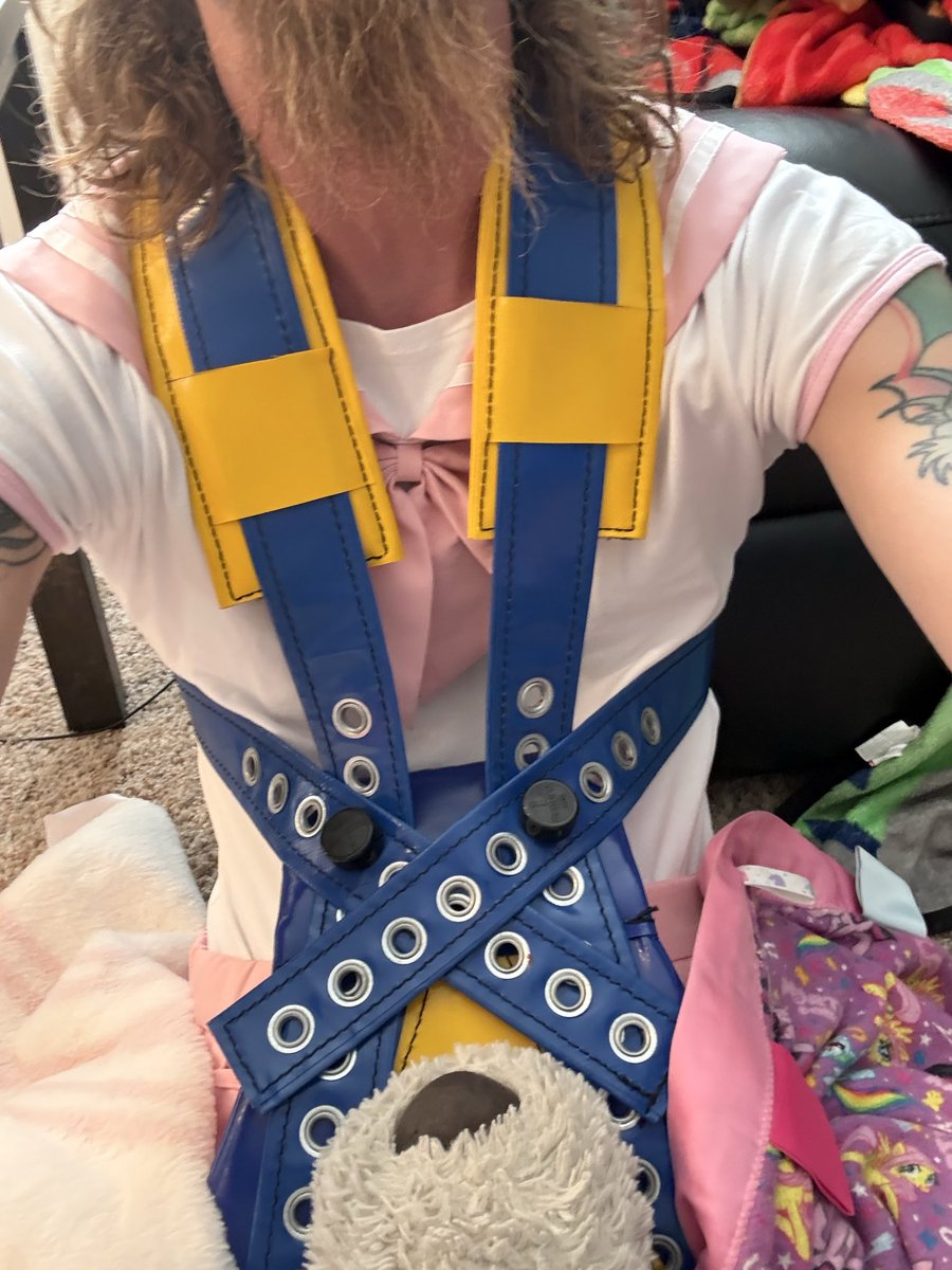PupScamp1's tweet photo. I was put in the spreader pants again while the grown ups made din dins… no fair I’m a big boy and not a baby girl!
#abdl
#adultbaby
#sissy
#diapercuck
#diaperlover
#segufix
#spreaderpants
#bondage https://t.co/RKnIswjYEn