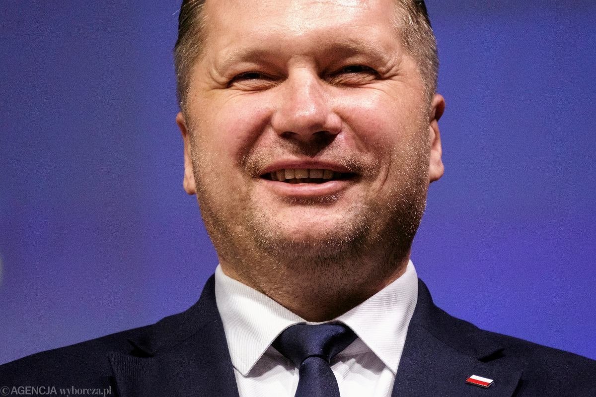 NigdyWiecejPiS's tweet photo. Kto to kurwa jest? https://t.co/V1YXEzp228