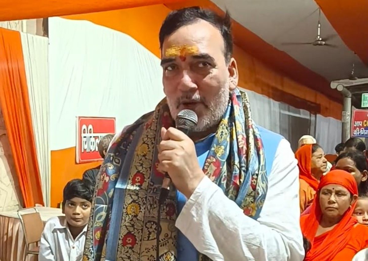 AapKaGopalRai's tweet photo. आज बाबरपुर विधानसभा के शिव क��वड़ मंदिर यमुना विहार में आदि देव महादेव का आशीर्वाद लिया। https://t.co/kl8Mh10w2x