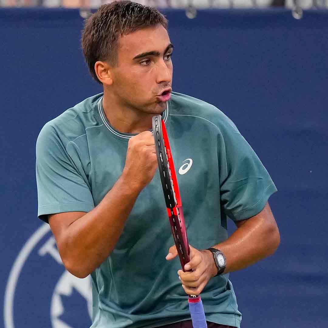 ATPTour_ES's tweet photo. 𝗩𝗔𝗠𝗢𝗢𝗦‼️

🇪🇸 @Mridatenis1 supera a Griekspoor por 6-3, 6-1 y jugará los cuartos de final de un ATP Masters 1000 por primera vez en Canadá.

📌 https://t.co/oPZuJRGS4e

#NBO26 https://t.co/Dg8yqjSrdJ