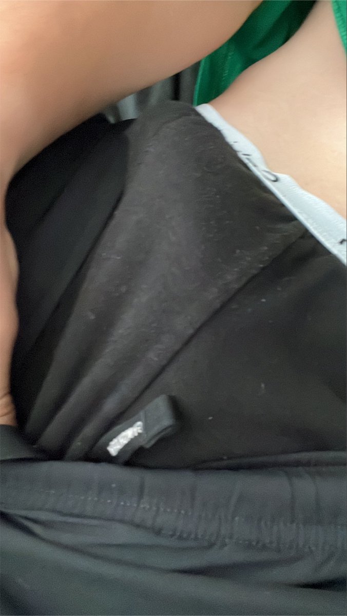 Minipekkaeng's tweet photo. come lick my bulge

#nsfwtwt
#hard
#horny
#trade https://t.co/EXMud0n4yZ