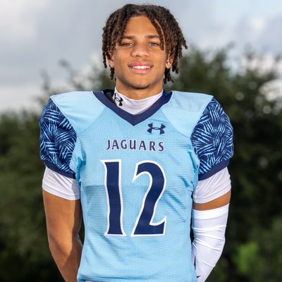 Bryson_1208's tweet photo. Senior season. Locked in. Let’s work. @CTJFootball #NoBreaks https://t.co/dD92GCk6aK