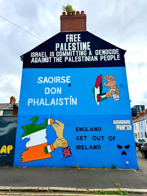 SaraReyi's tweet photo. 📍Spotted in Belfast, Northern Ireland https://t.co/RHm0gTxhRs