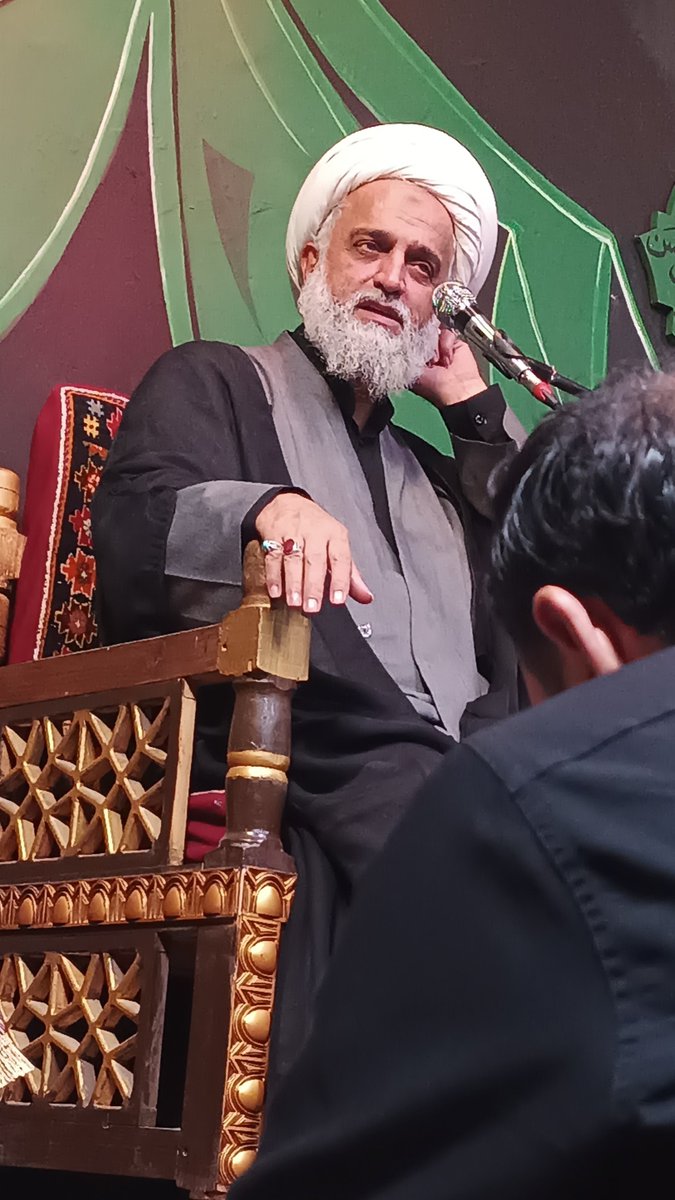 rasool_nmv's tweet photo. آیت الله حدائق دارن میفرمایند:

درصد بالایی از دلایل بی‌حجابی و وضع پوشش فعلی جامعه بخاطر اینه که قبح مشروب تو خانواده‌ها از بین رفته..!!

یکی از بلاهایی که مشروب سر آدم میاره اینه که غیرت مرد رو از بین می‌بره!! https://t.co/prHAitK13k