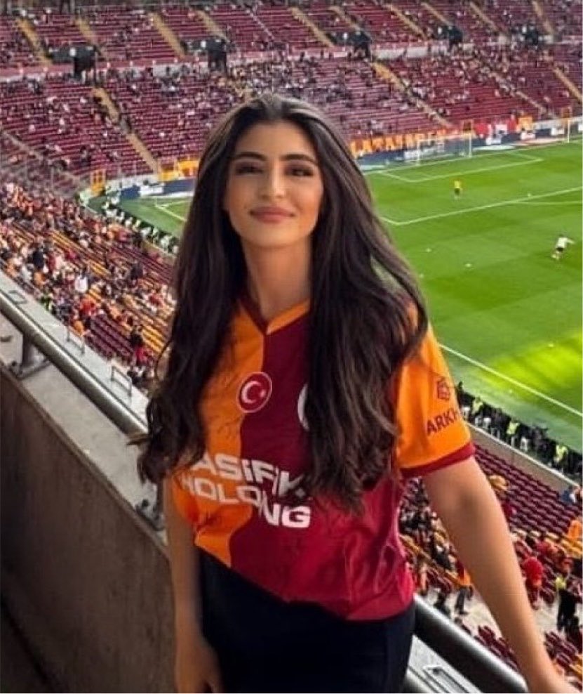 SaracogluSports's tweet photo. Çıkıp bağırsana Galatasaray tribün lideri uyuşturucu suçundan gözaltına alındı diye..

@merve_tokaz https://t.co/WBuurWj4kg