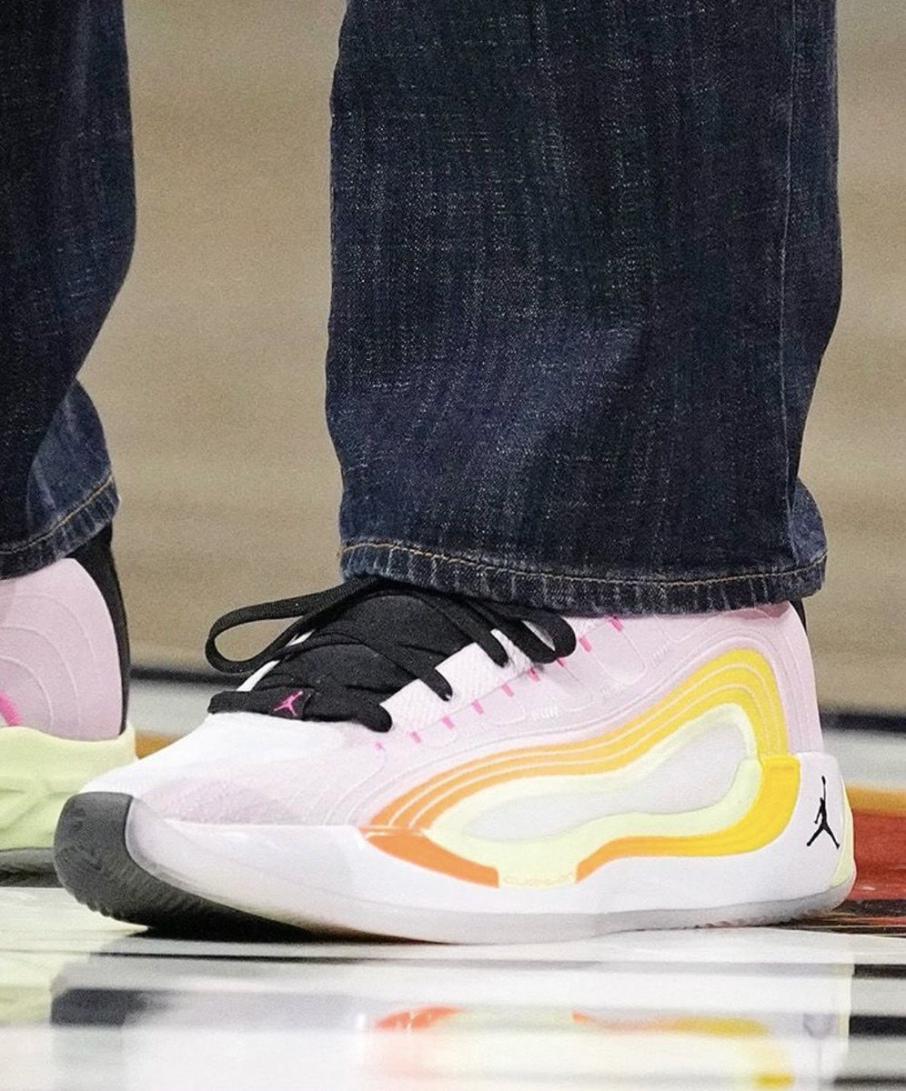 LukaDonkicks's tweet photo. Rest in peace to a basketball legend, Don Nelson. 🙏

Nelson had a storied career as both a player and coach, but after retiring in 2010, he was rarely seen in public.

During the 2025 NBA Finals, Nelson reappeared to receive the NBA’s Chuck Daly Lifetime Achievement Award.

To accept the award, Nelson wore a pair of Jordan Luka 4 “Gone Fishing” as a show of support for Luka Dončić following his trade from the Mavericks. 

📸: @NBA
