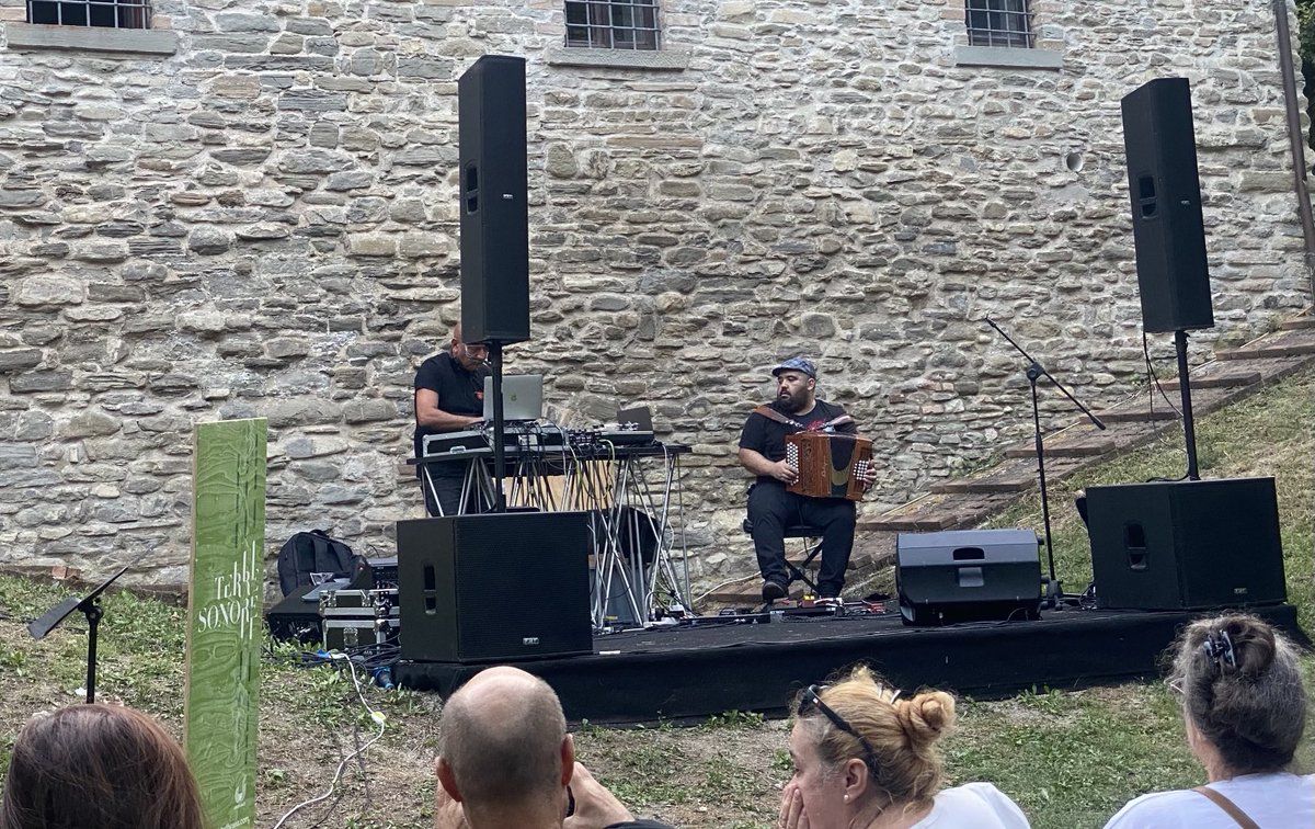 Nath67Lic's tweet photo. Viaggio nei territori con la musica. #Marche oggi #Borgopace rassegna #Terresonore ospita Pierpaolo Vacca con Dj Kris. https://t.co/eQfw5rZWrj