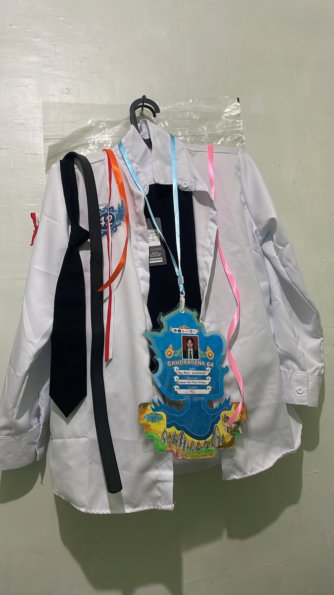 astudss's tweet photo. semangatku udah menggebu nggebu, semoga nanti ketemu banyak orang ga tergantikan sama kimpul https://t.co/sMwidJtZrc