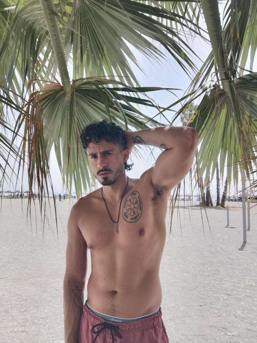 Haniel_xPoetry's tweet photo. Yo creo que si me animo para la próxima ya la subo sin el bañador. https://t.co/Xw78UC2bAL