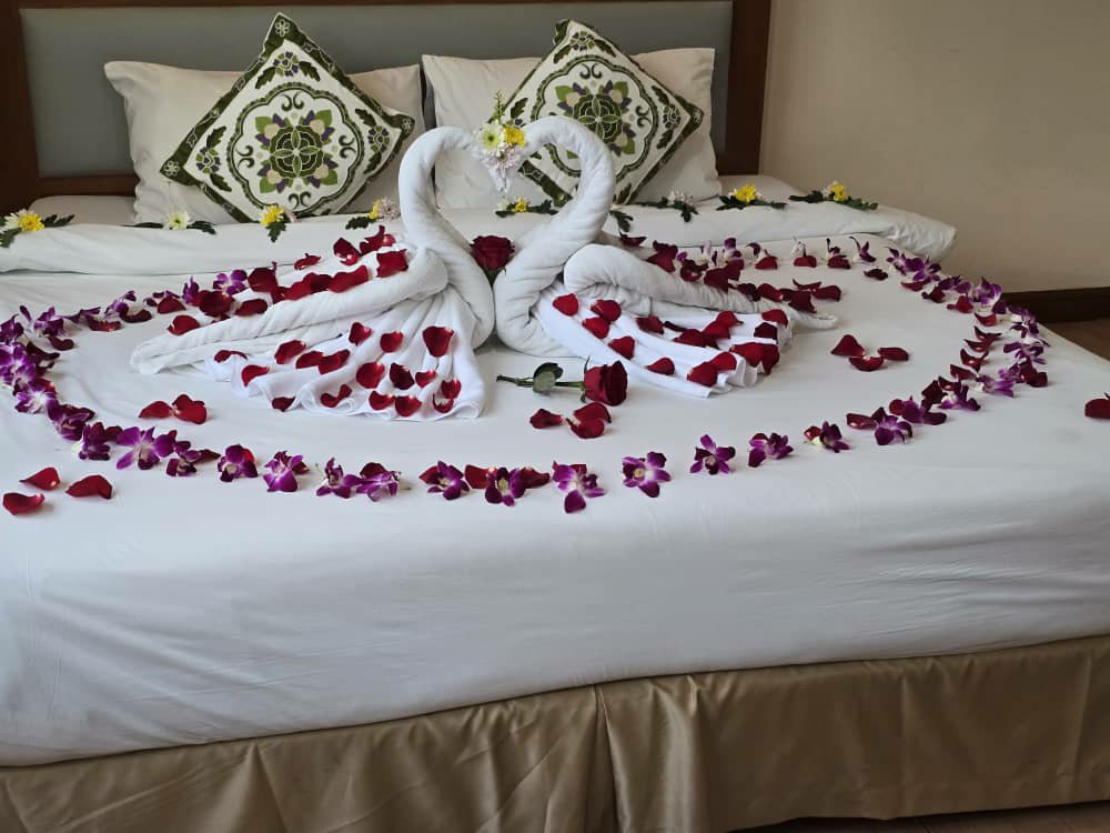 ShomoaRashed's tweet photo. 🌊 Wake Up to the Phuket Vibe!

Make your next holiday more enjoyable with a stay at Beach Comber Hotel Phuket. Enjoy a comfortable atmosphere and a perfect base for discovering the beauty, beaches, and exciting experiences of Phuket.

Pack your bags and let Phuket surprise you https://t.co/3gOYzzLXpt