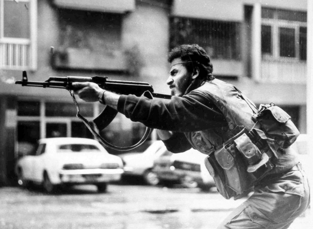 joeblillib4090's tweet photo. A shiite gunman opening fire during the Lebanese Civil War. https://t.co/lJ1nA5MJ6H