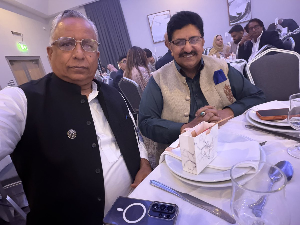 AzharSiddique's tweet photo. مظہر برلاس کے ساتھ!! @mazhar_barlas 
ناصر میر کے بیٹے ریحان کی شادی پر بریڈفورڈ میں!! @NasirMirUK @PTIofficial @UKPTIOfficial https://t.co/gQ54o45RmB