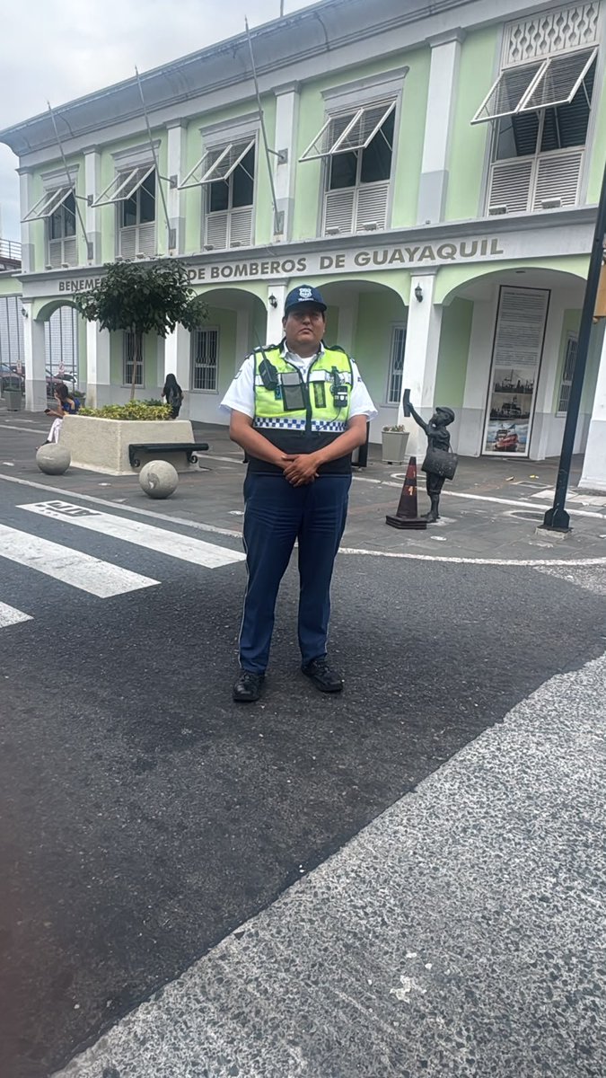 ATM_Transito's tweet photo. Finalizan los cierres en la Av. 9 de Octubre y Av. Malecón Simón Bolívar, quedando habilitada la circulación vehicular.
Las actividades de la #RutaCentro continúan en la calle Panamá, donde agentes de tránsito se mantienen en sitio para garantizar una movilidad segura.
#CiudadDeTodos