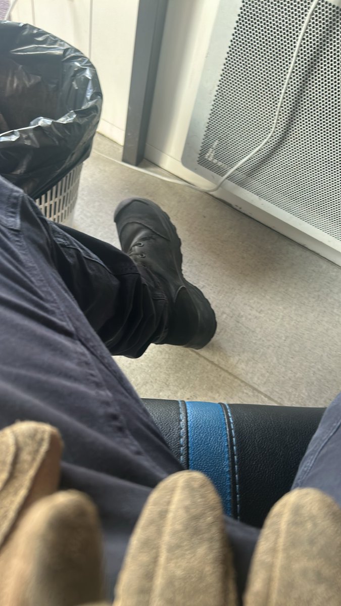 MasterRey222's tweet photo. Allez les salopes prochaines objectif de la soirée 250€ day, ceux qui m’y emmène on le droit à une surprise en + du contenu acheter
#findom #findommale #moneyslave #footfetish #soumis #soumisfr #bdsm #paypig #pied #master #boss #alpha https://t.co/gr2afd3MhQ