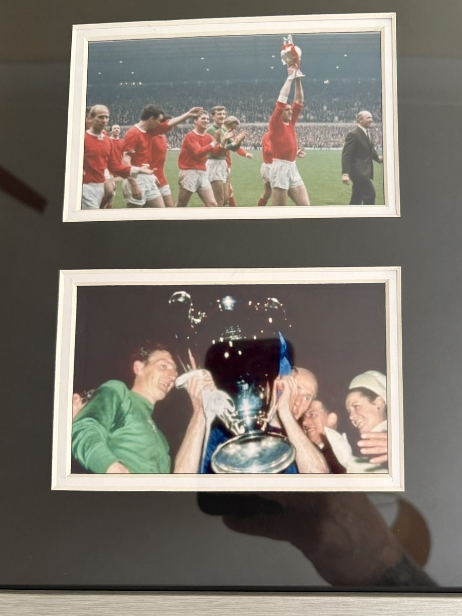 Cobain_Tattoo's tweet photo. A personal job for @bkframing this afternoon… giving one from my personal collection a GLOW-UP!
Including photo of me meeting @AlexStepney1 in person outside Old Trafford on 6th April 2025 - before the Manchester Derby.
#bkframing #football #manchesterunited #stepney #legend https://t.co/equvgh9WQ6