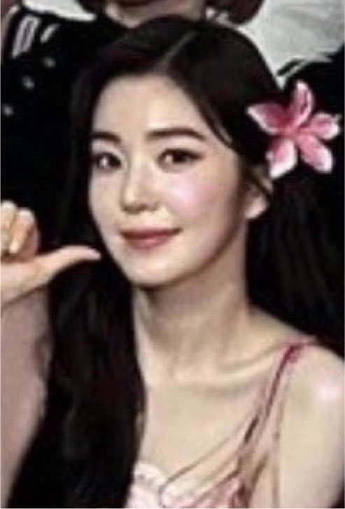 nekotokki__'s tweet photo. i swear irene is yushi's female version. that's mama 😭 https://t.co/ZQ0WEAr9Py