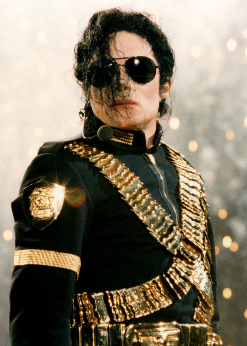 Rap's tweet photo. Michael Jackson currently has both the highest-charting song &amp; album released before 2000 on Apple Music US‼️

🎵 “Billie Jean” — #71
💿 ‘Thriller’ — #48 https://t.co/NgInlOENpO