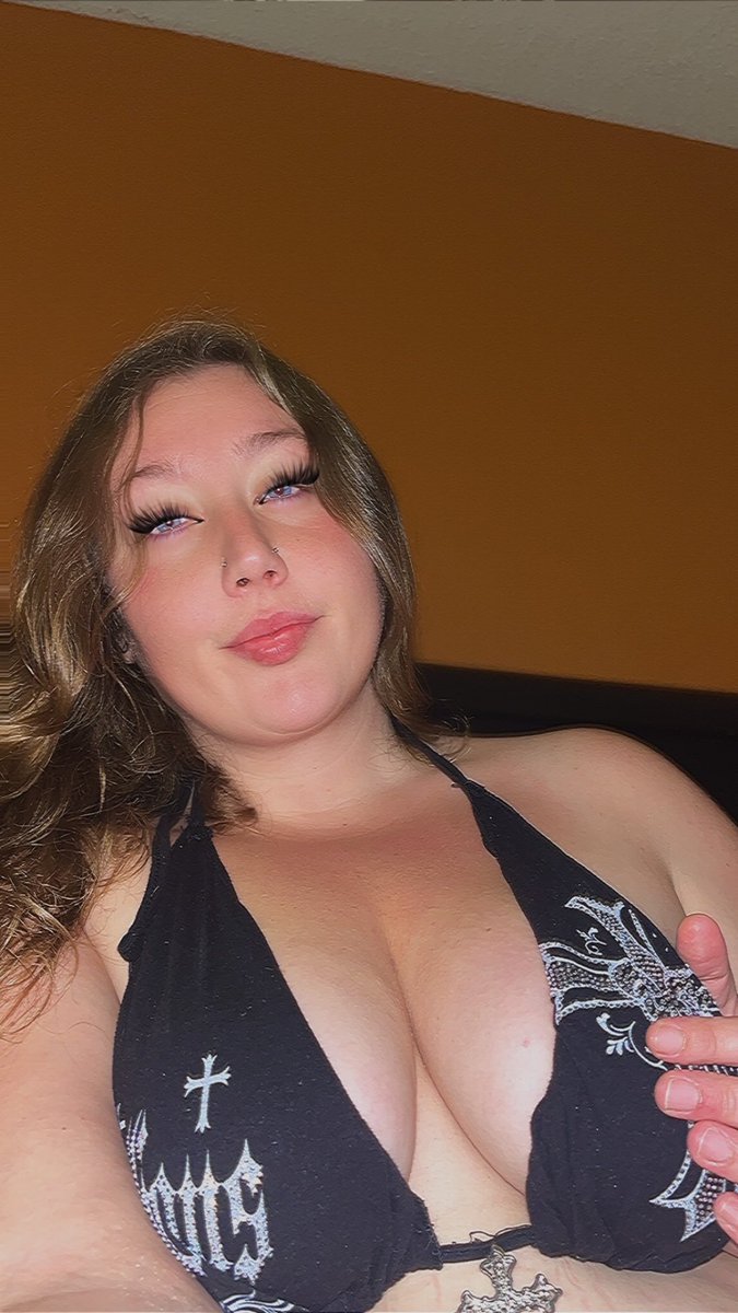 honeyymya's tweet photo. Want a taste of honey? 🍯 👅 
🔗 in bio ✨
Snapchat : Honeyspremium 
#buyingcontent #bbc #bbw #phat #pawg #paypig #snowbunny #milf #mommy #cuck #dickrate #sph #nsfwtwt #spe https://t.co/r8V0UzEzdy