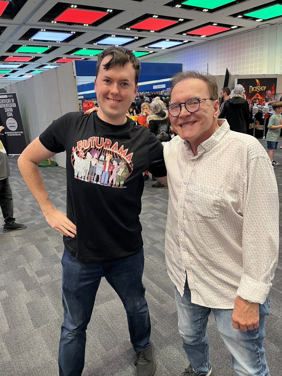 Pavilion_Falkon's tweet photo. 08/08/26
Not only did I meet the cast of #gta5 I also met the one and only mr futurama himself @TheBillyWest such a nice guy to chat with. Can’t wait for #raymanlegendsretold #philipjfry #drzoidberg #professorfarnsworth https://t.co/PiJ94zLKwm