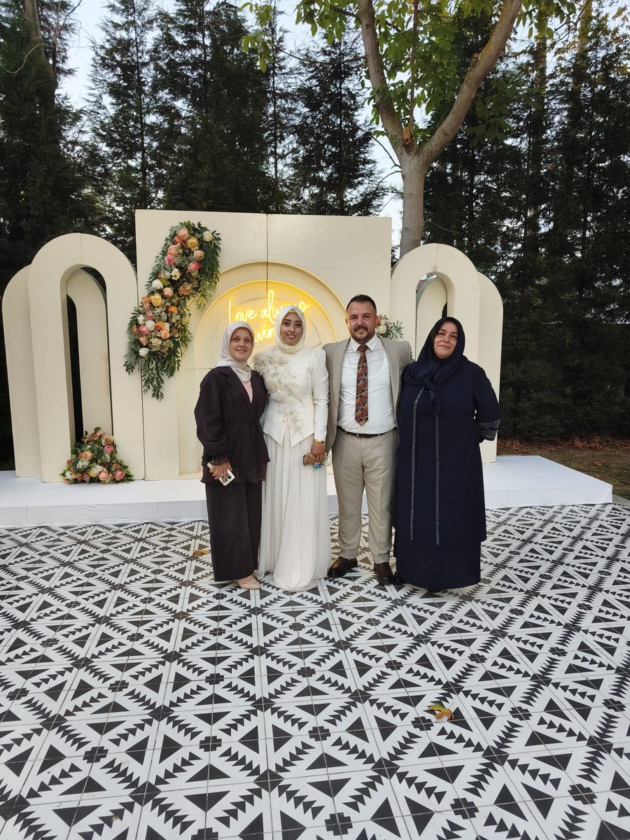 sapanca_akkadin's tweet photo. Ayşe ve Erhan Cebeci’nin kıymetli evlatları Muhammed Akif’in sünnet cemiyetine katılım sağladık. 💙
Bu güzel ve anlamlı günde Cebeci ailesinin mutluluğuna ortak olmaktan büyük memnuniyet duyduk. Muhammed Akif’e sağlıklı, huzurlu ve hayırlı bir ömür diliyor, Cebeci ailesini tebrik ediyoruz. 🌸
Allah mutluluklarını daim eylesin. 🤲
#MuhammedAkif #SünnetCemiyeti #CebeciAilesi #Mutluluk #BirlikteGüzel 

@tugbaisikercan