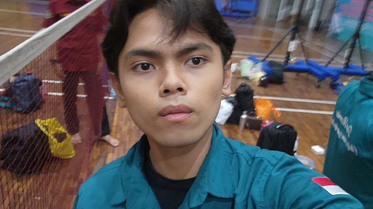 ffinnshyt's tweet photo. test make up buat perform (msih kurang ktany) https://t.co/DuGxmZNuLt